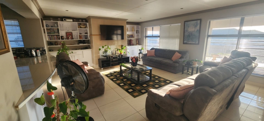 3 Bedroom Property for Sale in Reebok Western Cape
